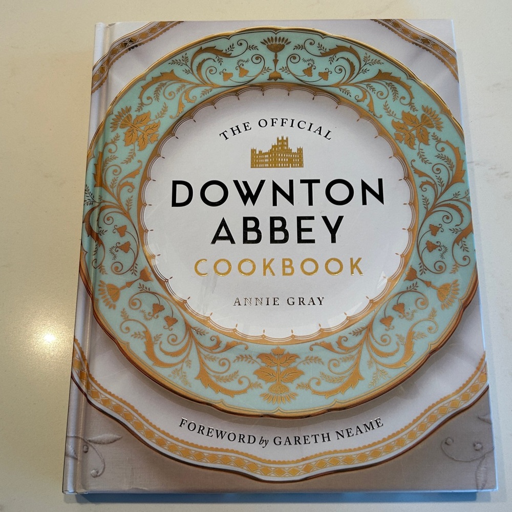 Downton Abbey Official Cookbook with over 100 delicious recipes. - Picture 9 of 12
